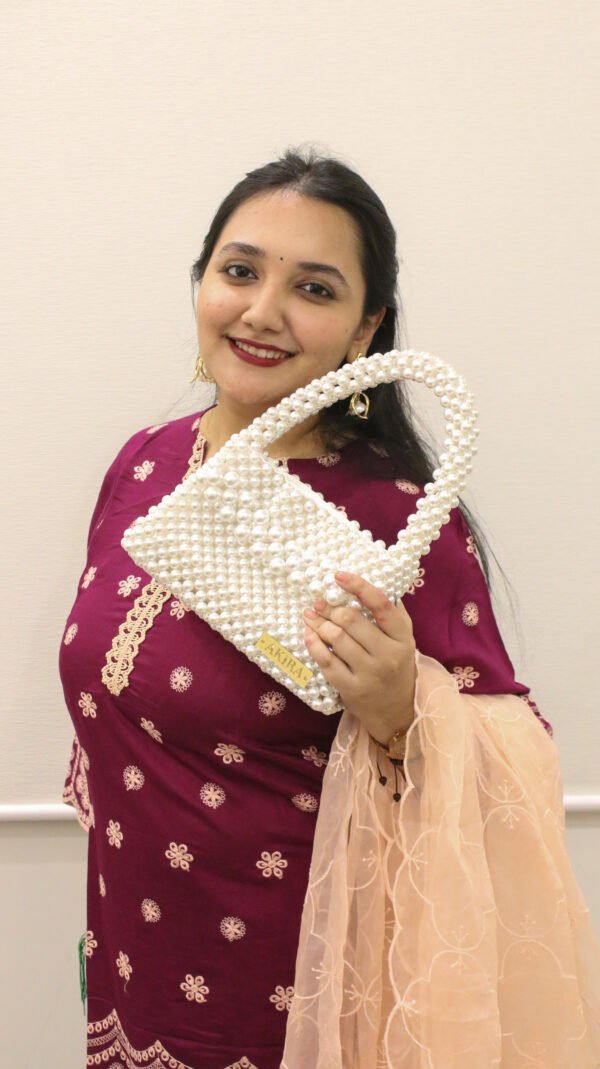 White Velvet Pearl Handbag - Image 8